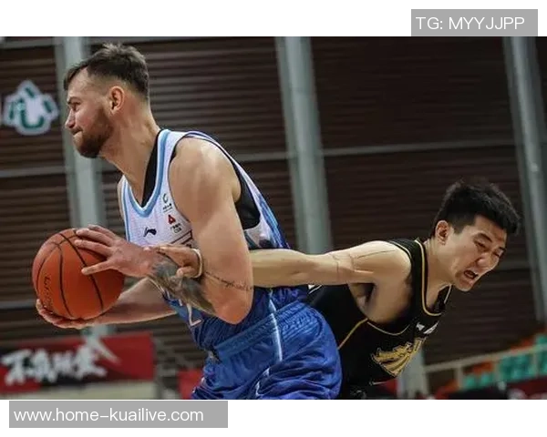 新疆与广东篮球比赛比分对比分析及精彩瞬间回顾